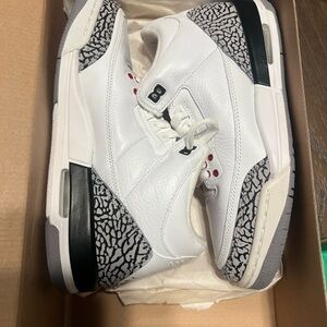 Air Jordan 3 retro size 7 never worn new in box